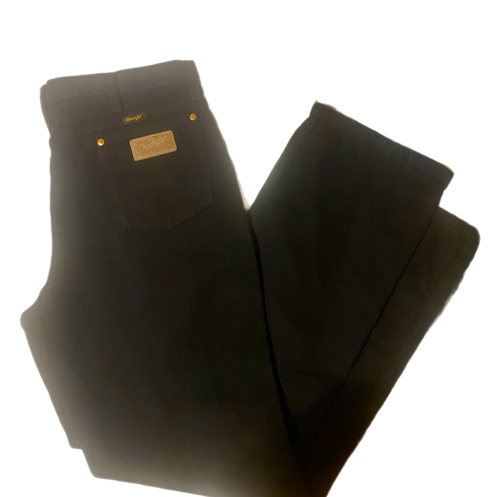 Black Wranglers-Cowboy- straight leg-mint condition-pre shrunk- no fading